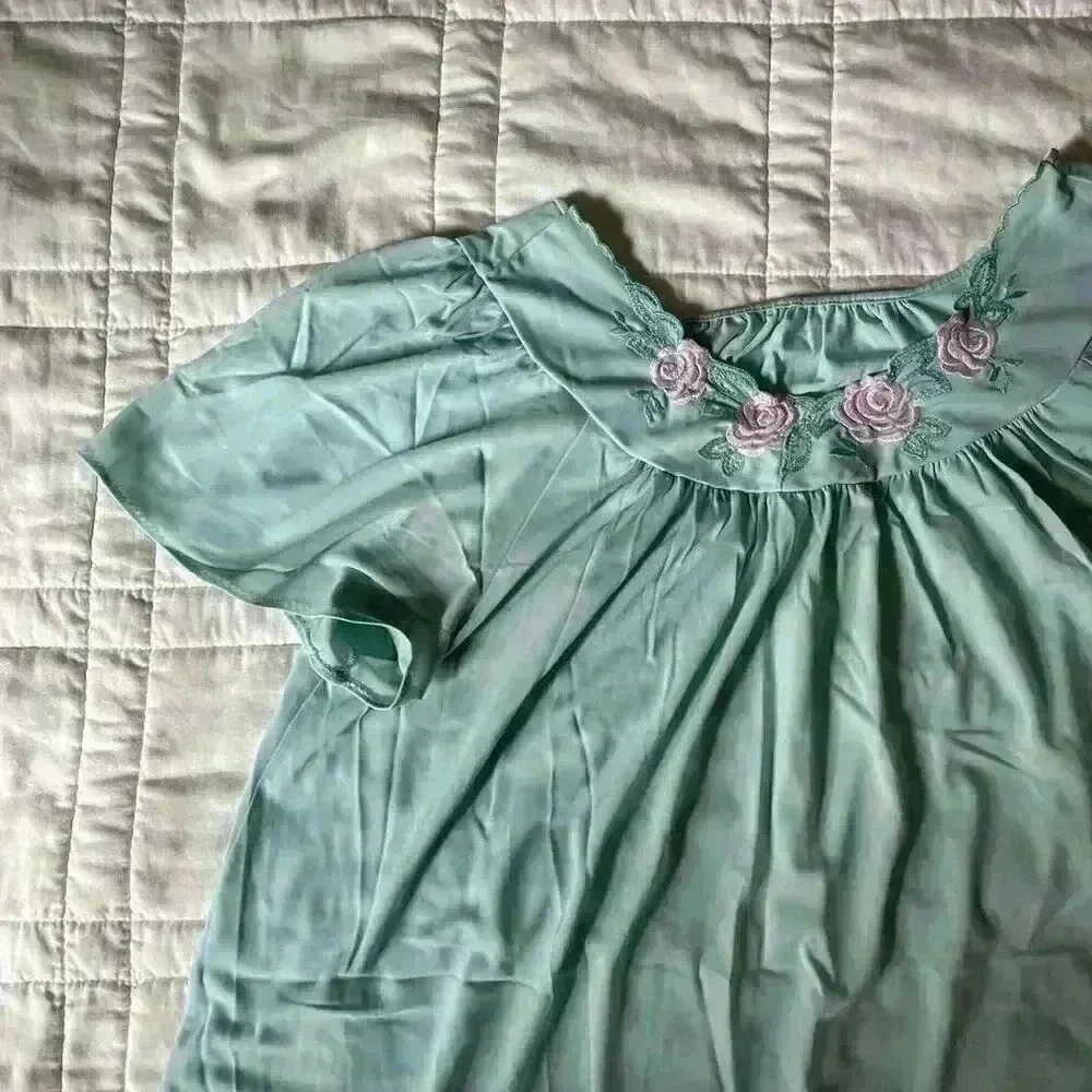 Pastel‎ blue floral nightgown flutter sleeves women’s large flowy cottagecore